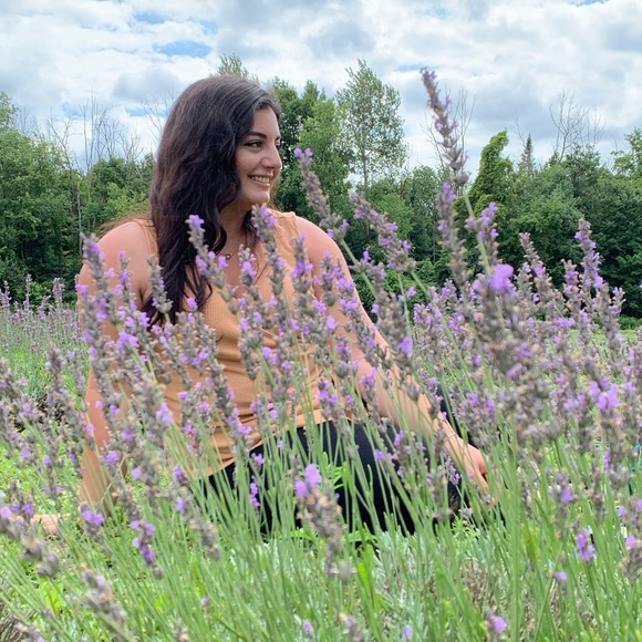 Meet your Posher, Jenny - Picture 1 of 1